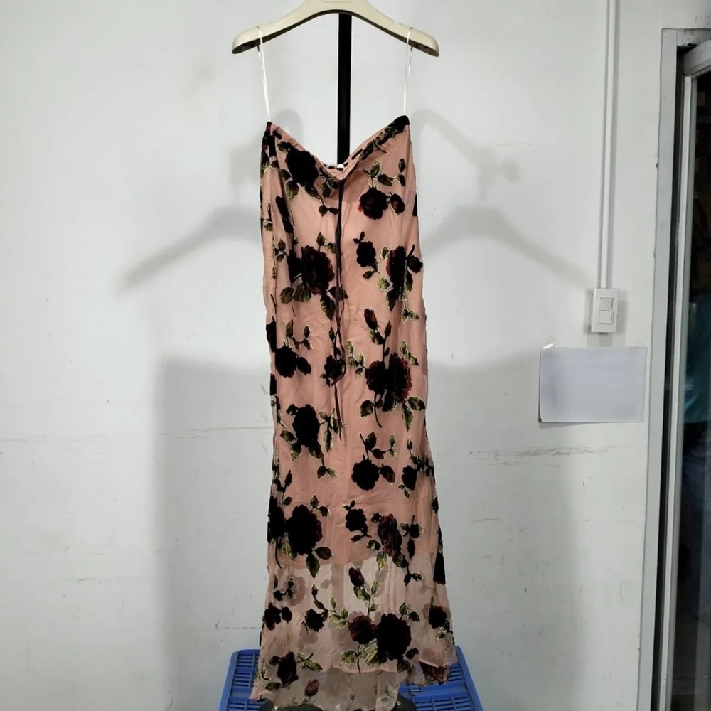 House of CB Bias Cut Skirt and matching Devore Velvet Georgette Crop Tan… - Picture 9 of 16